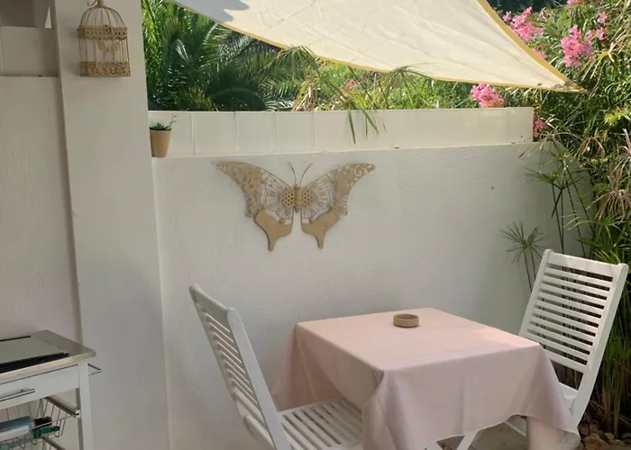 Oasis De Verdure * Sanary-sur-Mer